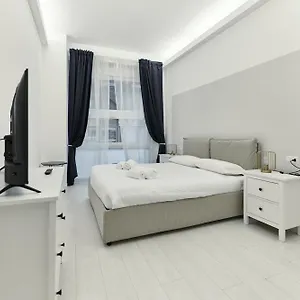  Apartment Duomo View - 2 Min From Duomo Amazing Location